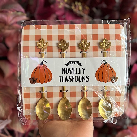 ✨NEW🍂 Target Bullseye Playground 2025 Gold Leaf Novelty Teaspoons🥄 - Picture 1 of 5